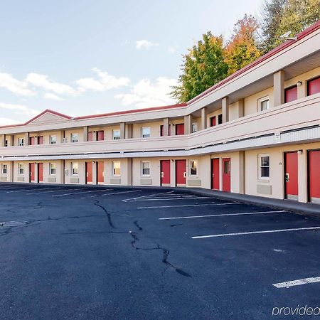 Econo Lodge Уест Спрингфийлд Екстериор снимка